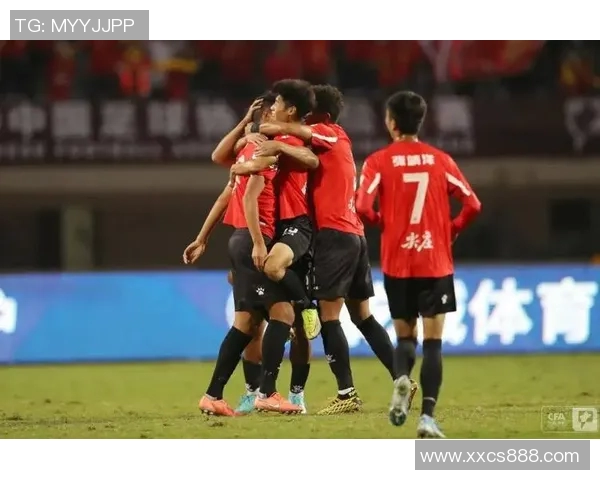 重庆篮球队在城市联赛中以61分高居积分榜首位，表现亮眼引关注